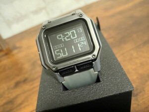 NIXON　REGULUS　レグルス　デジタル