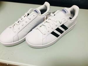 Adidas スニーカー　新品　サイズ24