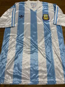 1990 アルゼンチン代表ホームユニフォーム　ADIDAS社製（株）デサント　マラドーナ　バティストゥータ　カニーヒア　シメオネ　センシーニ