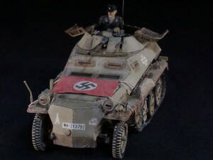 タミヤ 1/35 ドイツ Sd,kfz,250／９ 軽装甲偵察車 デマーグ(ITEM 35115)プラモデル塗装済み完成品