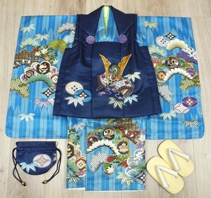 七五三　新作　高級3歳男の子着物（被布コート）セット【秀】◆金駒刺繍入り 濃紺色系/ブルー系 兜◆8384-015