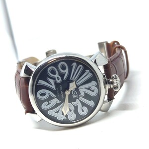 【正規稼働品】ガガミラノ マニュアーレ40 ブラック文字盤 クォーツ ユニセックス 腕時計