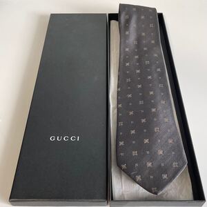 グッチ（GUCCI）黒ドットスクエアG柄ネクタイ