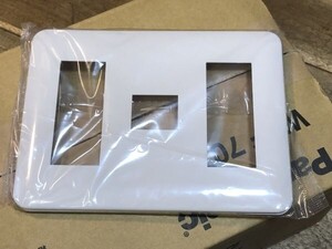 パナソニック　コスモシリー　ワイド２１　コンセントプレート７コ用　２０枚入　　WTF7077W