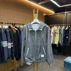 【雷市場（ポンジャン）商品韓国直送】 3 Thom Browne(トム・ブラウン) リップストップ ハーフジップ ウインドブレーカー