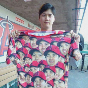 大谷翔平選手　顔だらけTシャツ　XL　　米国輸入正規品 未使用