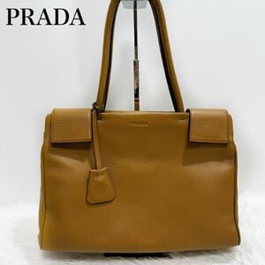 美品！PRADA プラダ　ロゴ型押し　トートバッグ　ショルダーバッグ　肩がけ　南京錠　B5サイズ