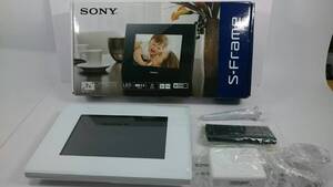 【中古】ソニー SONY デジタルフォトフレーム S-Frame D720 7.0型 内蔵メモリー2GB ホワイト DPF-D720/W