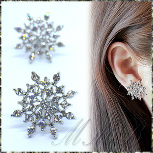 [EARRING] Crystal Snowflake ビューティフル クリスタルCZ スノーフレーク 雪の結晶 ホワイトゴールド スタッド ピアス 【送料無料】