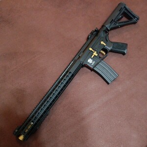 ★全国送料無料★[ APS airsoft ] BOAR Tactical M4 Rifle 電動ガン 金属レシーバー スタイリッシュ 