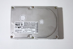 Z534【中古】QUANTUM FIREBALLlct10 15 15GB 3.5インチHDD IDE