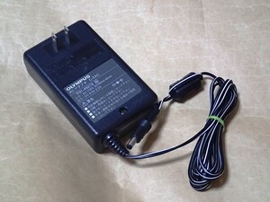 〈 OYLMPUS ACアダプター C-5AC 〉