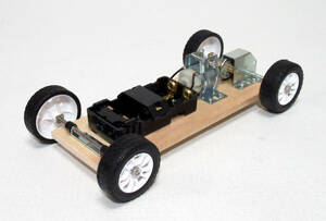 モータ走行自動車模型　完成品　タミヤ工作　強力ギヤボックス使用