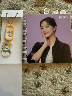 twice ファミマ一番くじJIHYO ノートとキーホルダーセット