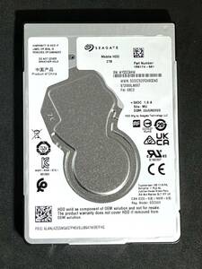 【送料無料】 ★ 2TB ★　Seagate　/　ST2000LM007　【使用時間：304ｈ】　2023年製　稼働少　 2.5インチ 内蔵HDD/7mm厚/SATA 