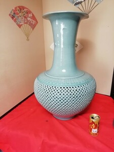 青 磁 網目壺 高さ62cm