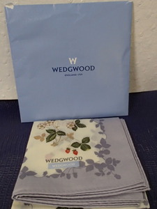  未使用品 WEDGWOOD『ウェッジウッド★ハンカチ　ワイルドストロベリー　綿１００％　４９ｃｍ角