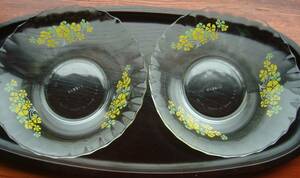 耐熱強化ガラス　パイレックス　四つ葉（黄色&緑）器　２個