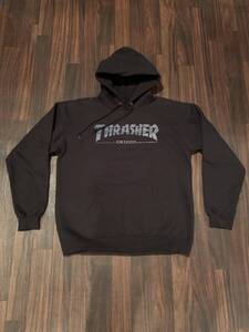 レア!古着THRASHER x GX1000 コラボ スウェットパーカー黒M ジーエックスワンサウザンド スラッシャー skateboards