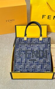 FENDI　フェンディ　トートバッグ　ショルダーバッグ　ハンドバッグ　レディースバッグ　オシャレ　1000円～