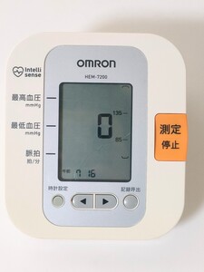 OMRON オムロン 上腕式血圧計 自動電子血圧計 HEM-7200 通電確認済