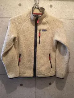 patagonia フリースジャケット M クリーム色