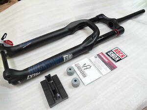 新品 未使用 ROCKSHOX Lyrik RC 160mm 29er 15X110 boost 27.5使用可能 白ロゴ二