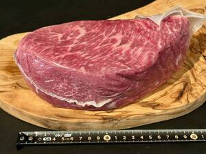 【即決】高級赤身肉【さつまビーフ】黒毛和牛カメノコ上 930g 切るだけスペック 希少部位 シルクロース 贅沢焼肉 安心現品画像 W1016