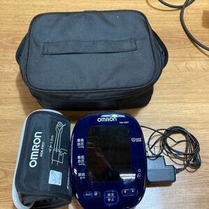 OMRON オムロン 上腕式血圧計 HEM-7282T 自動血圧計 血圧計