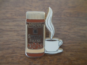 フランス☆古いピンズ 【NESCAFE SPECIAL FILTRE】 ピンバッジ PINS ピンバッチ ネスカフェ コーヒー ARTHUS BERTRAND PARIS ベルトラン社