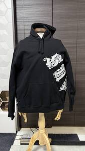 シュプリーム　オールド イングリッシュ ラップ スウェット パーカー　Old English Wrap Hooded Sweatshirt