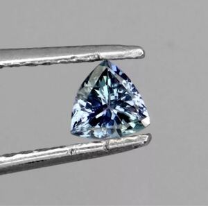 非加熱 VVS 天然タンザナイト 0.55 Ct カラット