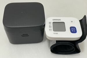 D(0530y8) オムロン OMRON 自動電子血圧計 手首式血圧計 HEM-6160シリーズ 血圧計 手首式 自動血圧計 ★動作品