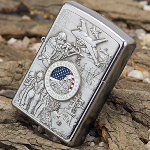 日本未発売 ミリタリーZIPPO(ジッポー) MADE IN USA レア 並行輸入品 Heroes (ヒーローズ) アーミー 風防付き シンプル 音が良い