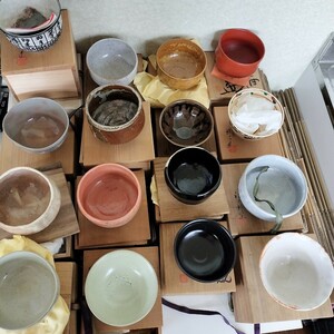 茶道具 茶器 茶碗 抹茶碗 在銘 陶器 共箱 共布 栞 赤楽 浅見与し三 良楽 広瀬 古瀬戸 祥平 駕洛 大須賀 御本三島 山形 暦手 まとめ 木箱