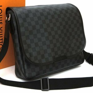 【極美品】ルイヴィトン LOUIS VUITTON ダミエグラフィット ディストリクトMM ショルダーバッグ クロスボディ メンズ 定価18万 B0238