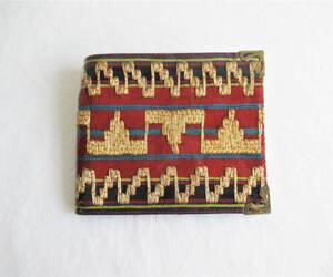 【二つ折り財布】インドネシア スマトラ島 ランプン州の金刺繍タピス古布　アジアン エスニック