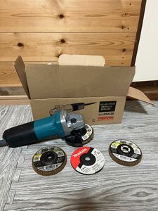 makita 9553B 100mm ディスクグラインダー 簡易動作確認済み マキタ 電動工具 替刃付