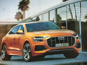 Audi【Q8】カタログ アウディ F1系 初期型 前期型 quattro クワトロ 2021年10月