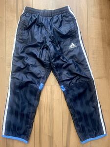 ☆adidas☆ウィンドブレーカーパンツ　シャカシャカ／120