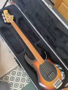 激レア美品　フレットレス　MUSICMAN Stingray BASS