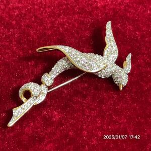 美品 SWAROVSKI スワロフスキー 鳥モチーフ クリスタル ジルコニア ゴールドボディ ブローチ アクセサリー 装飾品