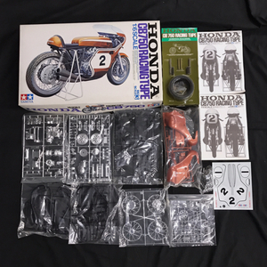 タミヤ 1/6 ホンダドリーム CB750FOUR レーシングタイプ プラモデル 未組立 ホビー 保存箱付き TAMIYA QR121-122