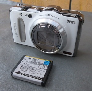 ☆激安☆FUJIFILM 富士フィルム FINEPIX F500 EXR バッテリー付き ファインピックス デジタルカメラ ホワイト