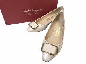 (D) Salvatore Ferragamo フェラガモ レザー パンプス 7 ベージュ系