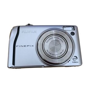 8524 1円〜 FUJIFILM 富士フィルム FinePix F40fd コンパクトデジタルカメラ デジカメ シルバー 中古 現状品 動作未確認品