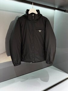 PRADA　プラダ　メンズダウンジャケット　ジャンパー フード付き アウター カジュアル サイズ48 　ブラック系　1000円～