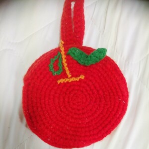 昭和レトロ　ヴィンテージ品　ハンドメイド　手編みポーチ　小物入れ　リンゴ