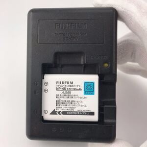 2個セット【動作確認済】送料無料　返金保証　中古　純正 fujifilm 充電器　BC-45W バッテリー NP-45 満充電後電圧測定4.13V 