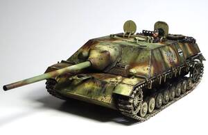 1/35 ドイツⅣ号駆逐戦車ラング　人形付き塗装済み完成品